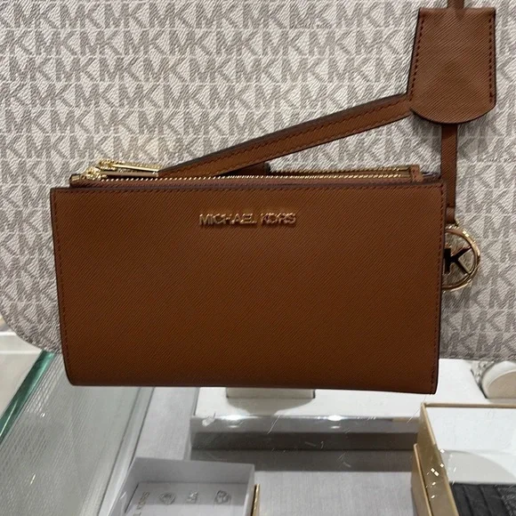 MICHAEL KORS LARGE DOUBLE ZIP WRISTLET WALLET PHONE CASE Luggage